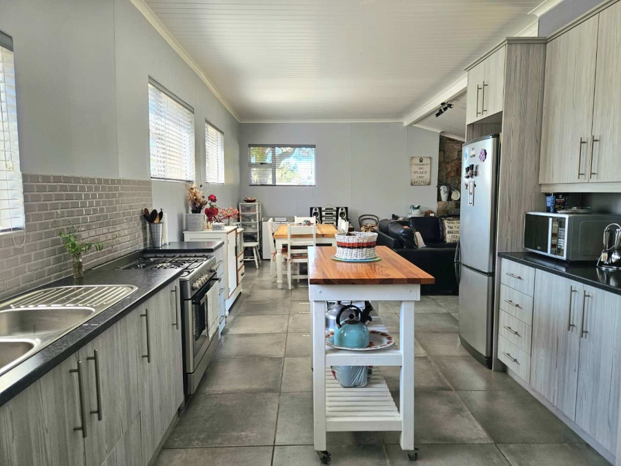 4 Bedroom Property for Sale in Pearly Beach Western Cape